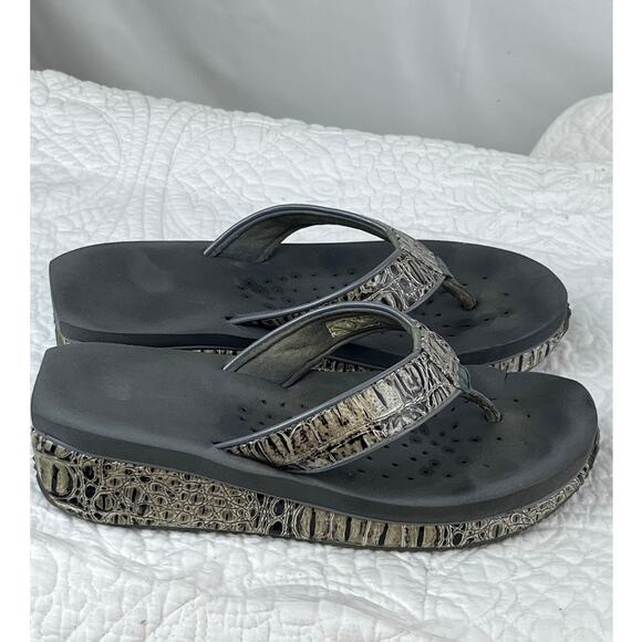 Volatile Womens 7 Frappachino Animal Print Beach Summer Flip Flop Sandal Wedges - Picture 7 of 8